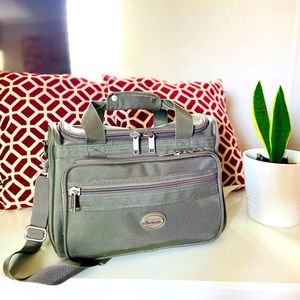 PATHFINDER Weekend Duffle Travel Bag for woman or man.